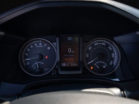 Used 2019 Toyota Tacoma TRD Off-Road AWD/4WD image 27