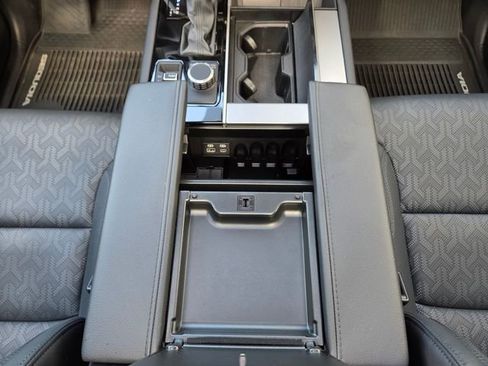 Used 2025 Toyota Sequoia Limited w/ Tow Technology Package AWD/4WD image 30