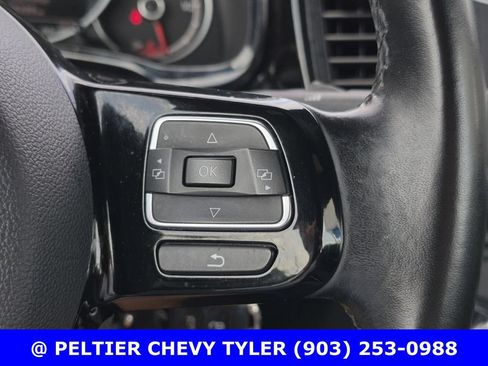 Used 2018 Volkswagen Beetle 2.0T S FWD image 24