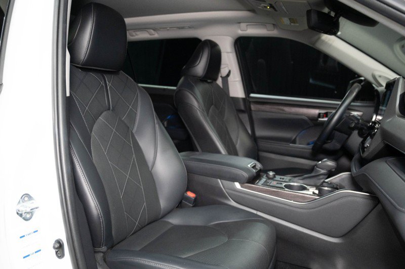 Used 2021 Toyota Highlander Platinum AWD/4WD image 12