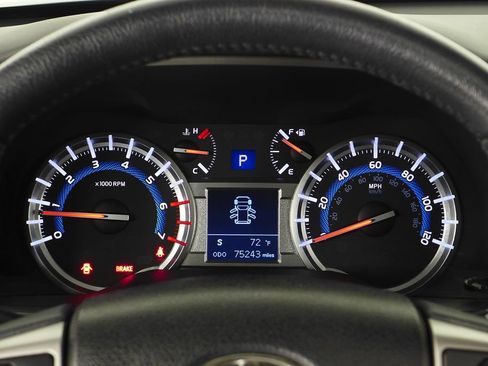 Used 2018 Toyota 4Runner SR5 Premium image 28