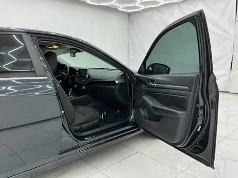 Used 2022 Nissan Altima 2.5 SV FWD image 17