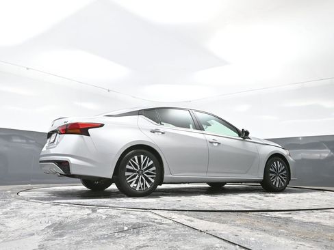 Used 2024 Nissan Altima 2.5 SV image 48