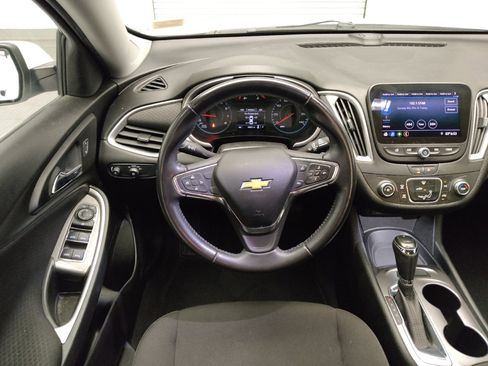 Used 2020 Chevrolet Malibu RS FWD image 22