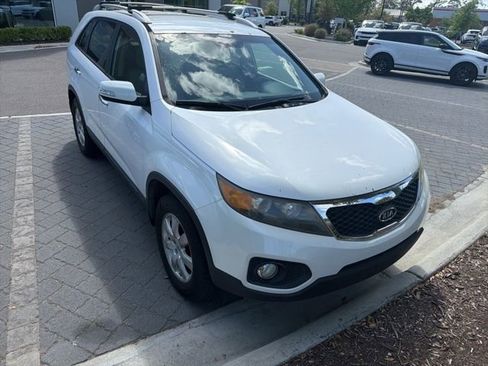 Used 2012 Kia Sorento LX w/ Convenience Pkg image 4