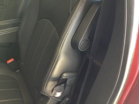 Used 2017 Buick Enclave Premium image 38