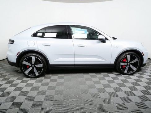 New 2026 Porsche Macan 4S Electric image 28