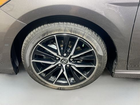 Used 2024 Toyota Camry SE w/ Convenience Package image 13