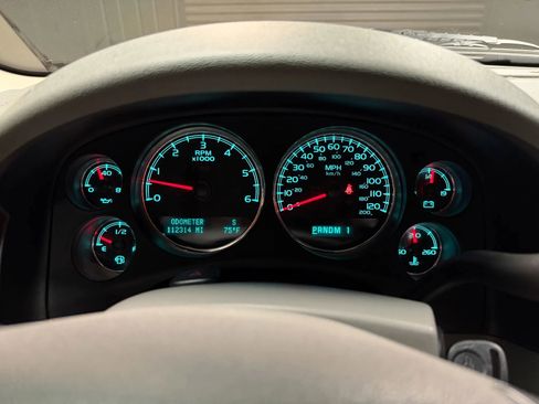 Used 2009 Chevrolet Suburban 2500 LT w/ Skid Plate Package image 37