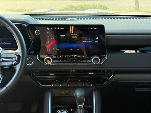 Used 2023 Chevrolet Colorado Z71 w/ Z71 Convenience Package 2 image 14