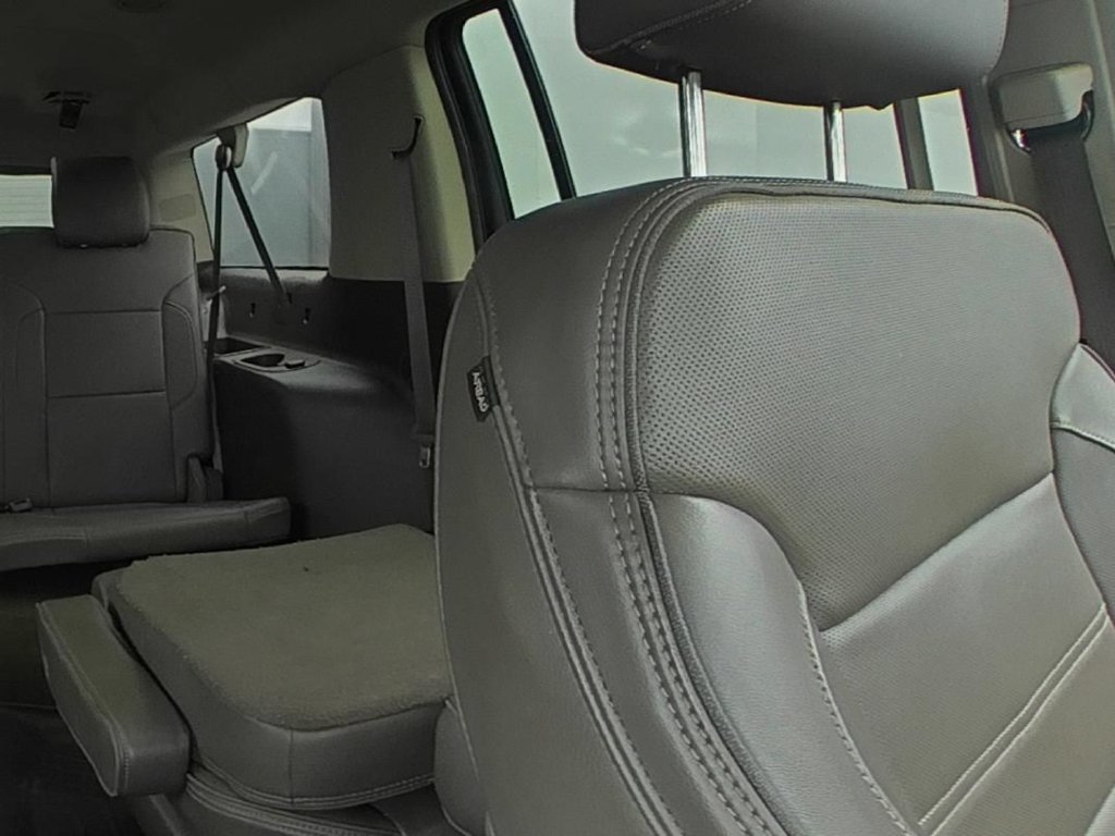 Used 2016 GMC Yukon XL Denali w/ Open Road Package RWD image 11
