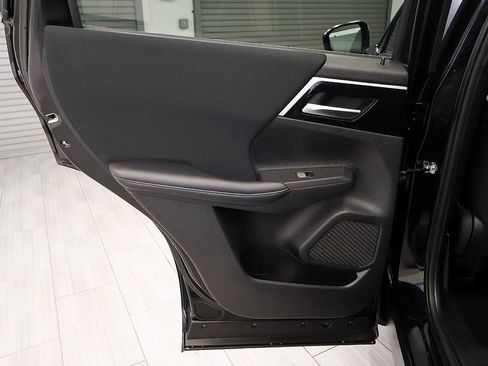 Used 2024 Mitsubishi Outlander ES AWD/4WD image 15