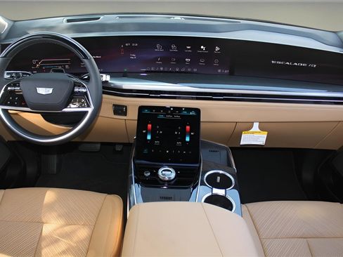 New 2025 Cadillac Escalade IQ Luxury 2 w/ LPO, Radiant Package image 14
