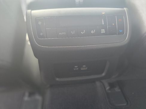 Used 2025 Nissan Pathfinder SV AWD/4WD image 17