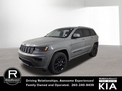 Used 2022 Jeep Grand Cherokee Laredo X image 1
