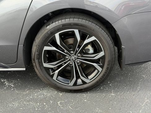 Used 2025 Toyota Sienna Platinum FWD image 35