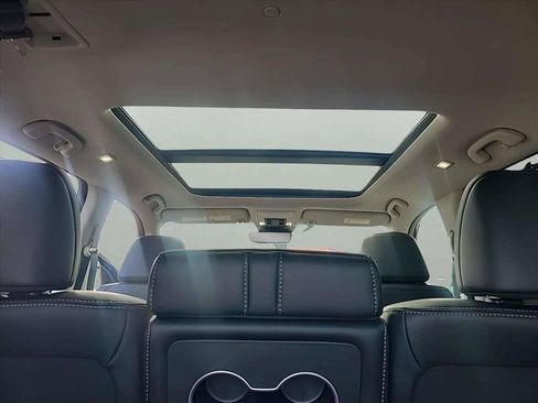 Used 2023 Honda Pilot Touring image 12