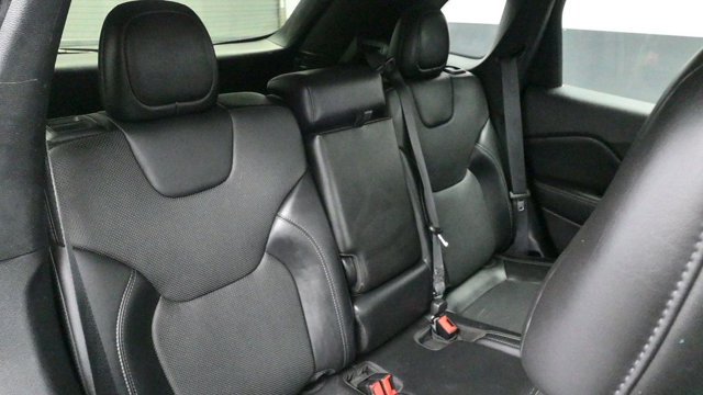 Used 2020 Jeep Cherokee Limited FWD image 13