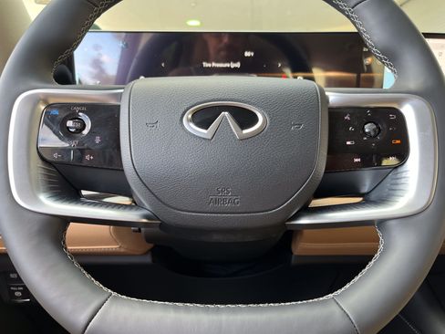 Certified 2026 INFINITI QX80 Luxe w/ Cargo Package AWD/4WD image 23
