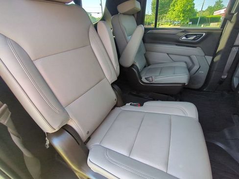 Used 2023 GMC Yukon XL SLT w/ SLT Premium Package AWD/4WD image 33