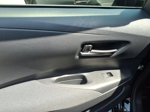 Used 2024 Toyota Corolla LE FWD image 6