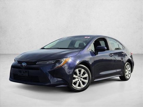 Used 2023 Toyota Corolla LE image 1