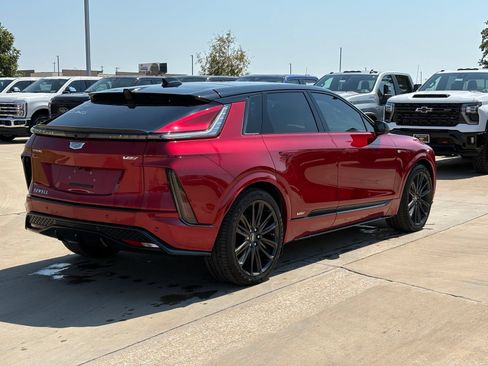 Certified 2026 Cadillac Lyriq V w/ LPO, Floor Liner Package AWD/4WD image 7