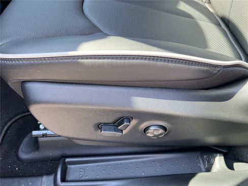 New 2026 Chrysler Pacifica Limited w/ S Appearance Package image 11