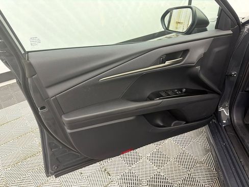 Used 2026 Toyota Camry SE w/ Convenience Package image 11