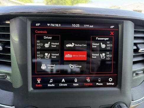 Used 2020 RAM 1500 Laramie AWD/4WD image 28