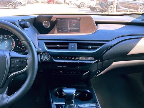 Used 2021 Lexus UX 200 w/ Premium Package FWD image 7