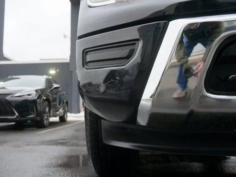 Used 2024 Nissan Titan SV w/ SV Convenience Package image 75