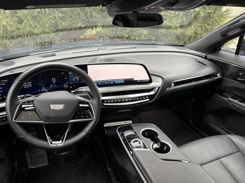 Certified 2024 Cadillac Lyriq Sport image 31