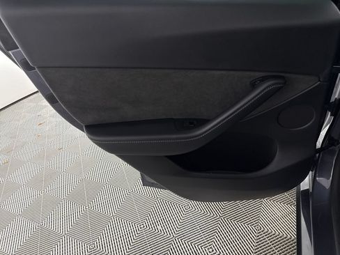 Used 2022 Tesla Model Y Performance AWD/4WD image 11