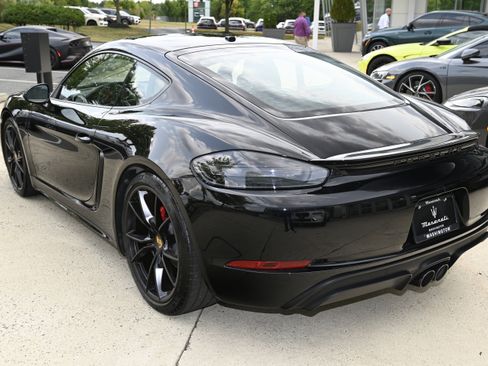 Used 2018 Porsche 718 Cayman GTS image 7