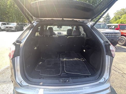Used 2022 Ford Edge ST w/ Equipment Group 401A image 21