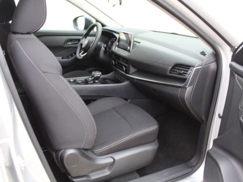 Used 2024 Nissan Rogue S image 37