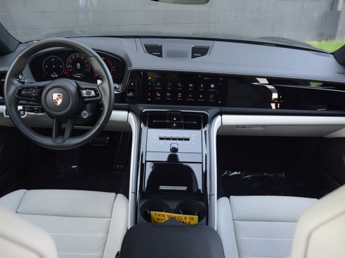 Certified 2024 Porsche Panamera image 12