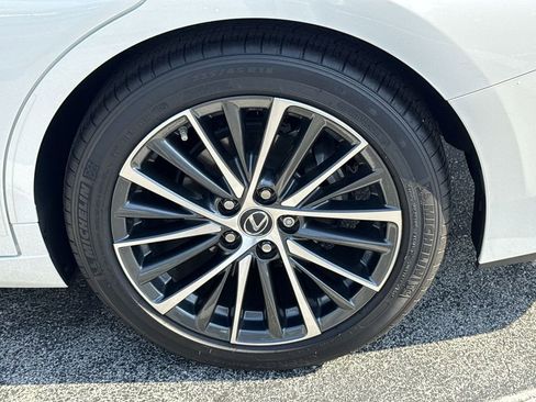 Used 2025 Lexus ES 350 w/ Premium Package image 31