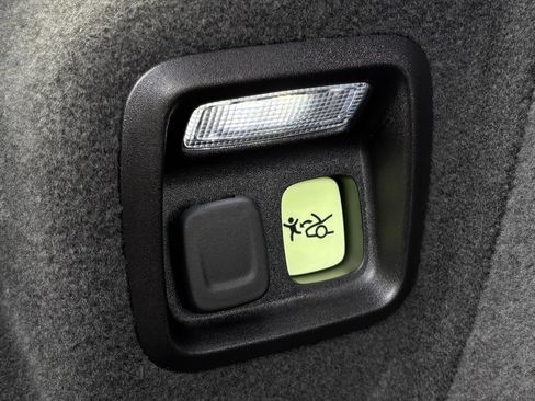 Used 2023 Chevrolet Corvette Z06 w/ Stealth Interior Trim Package image 20