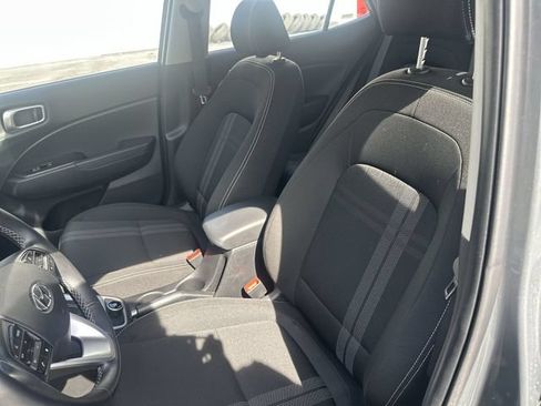 Used 2025 Hyundai Venue SEL FWD image 15