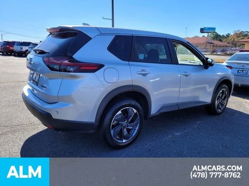 Used 2024 Nissan Rogue SV image 14
