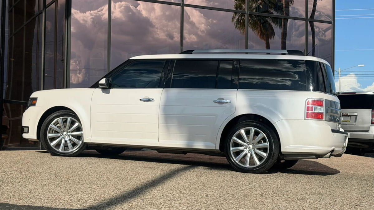 Used 2018 Ford Flex Limited w/ Equipment Group 303A AWD/4WD image 6