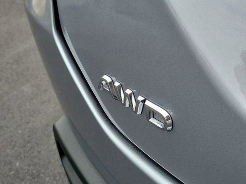 Used 2025 Honda Pilot EX-L image 9