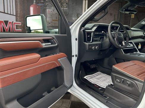 New 2026 GMC Sierra 2500 Denali Ultimate w/ LPO, Black Badging Package AWD/4WD image 16