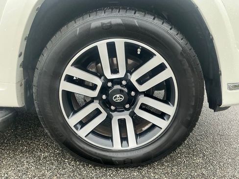 Used 2016 Toyota 4Runner Limited image 15