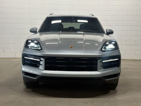Certified 2026 Porsche Cayenne E-Hybrid AWD/4WD image 9