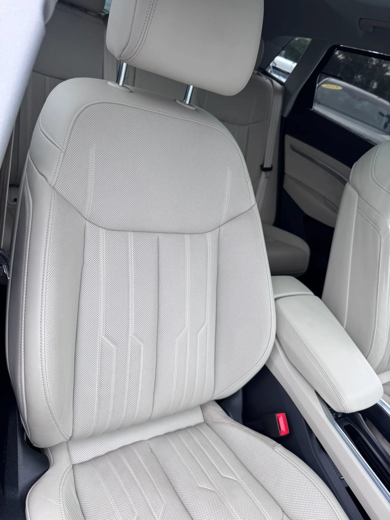 Used 2019 Audi e-tron Prestige w/ Prestige Package AWD/4WD image 40
