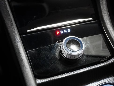 Certified 2024 Jeep Grand Cherokee Laredo image 27