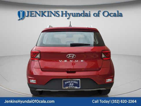 New 2025 Hyundai Venue SEL image 5